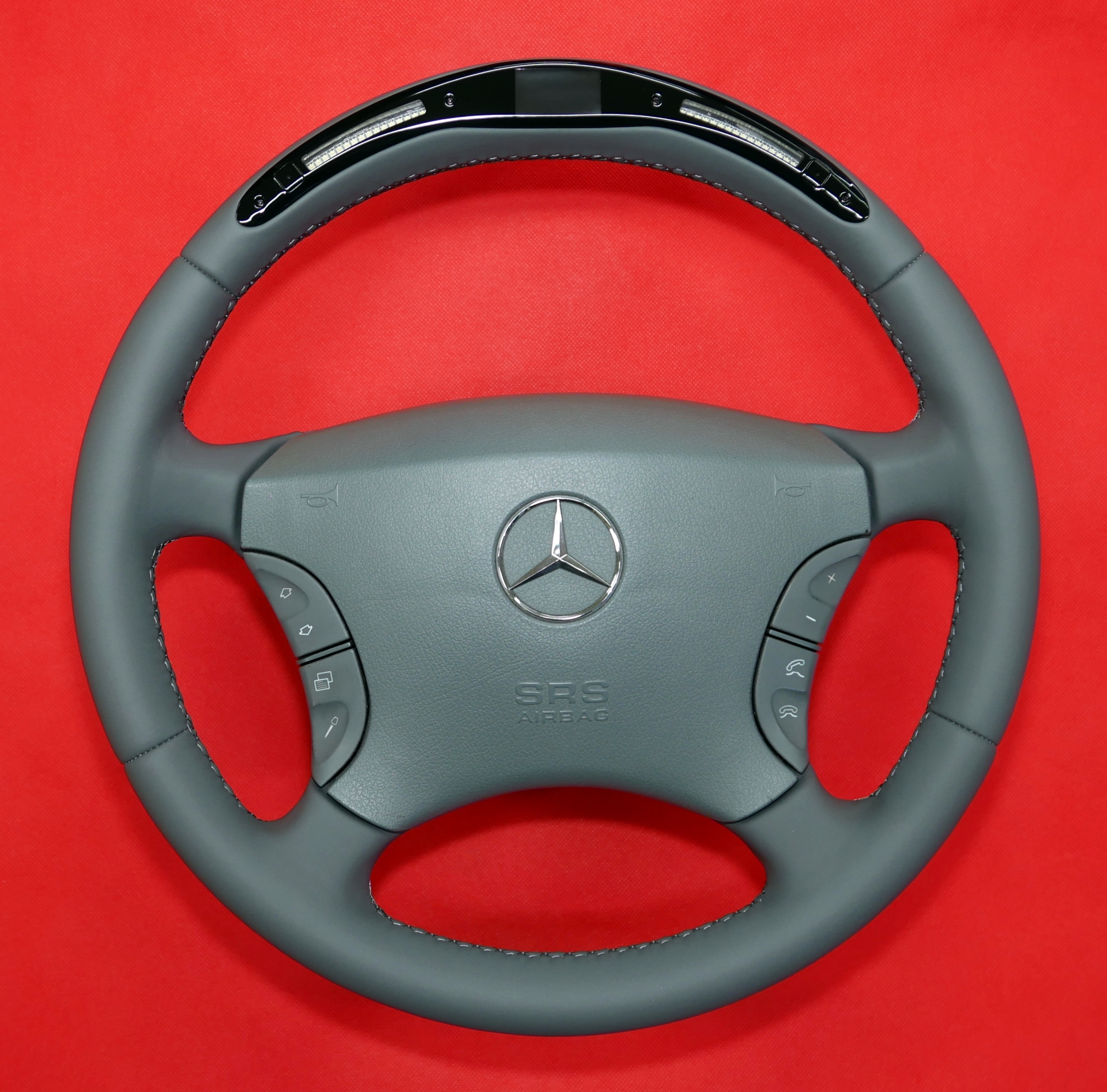 Kierownica Mercedes montaż wyświetlacza LCD LED