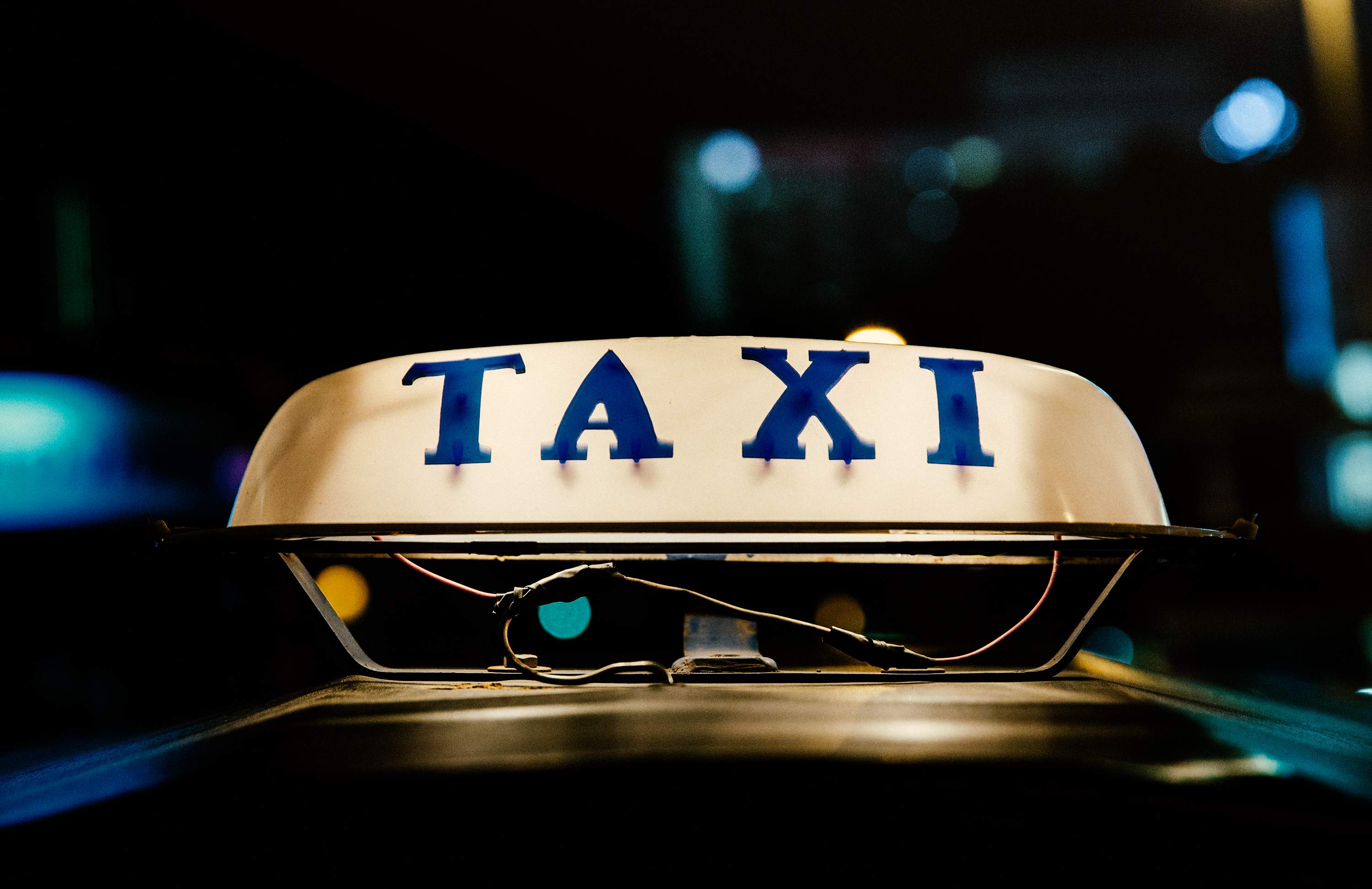 Dlaczego warto skorzystać z usług taxi w Wyszkowie?