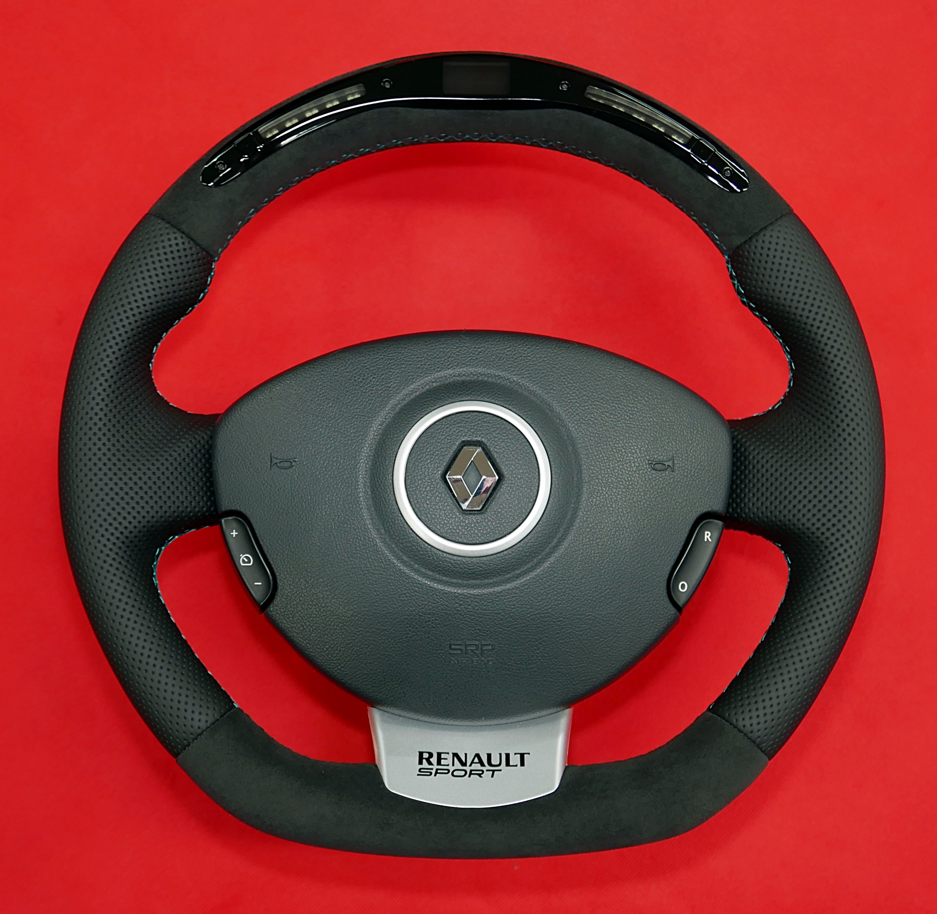 Renault custom steering wheel with LED LCD display