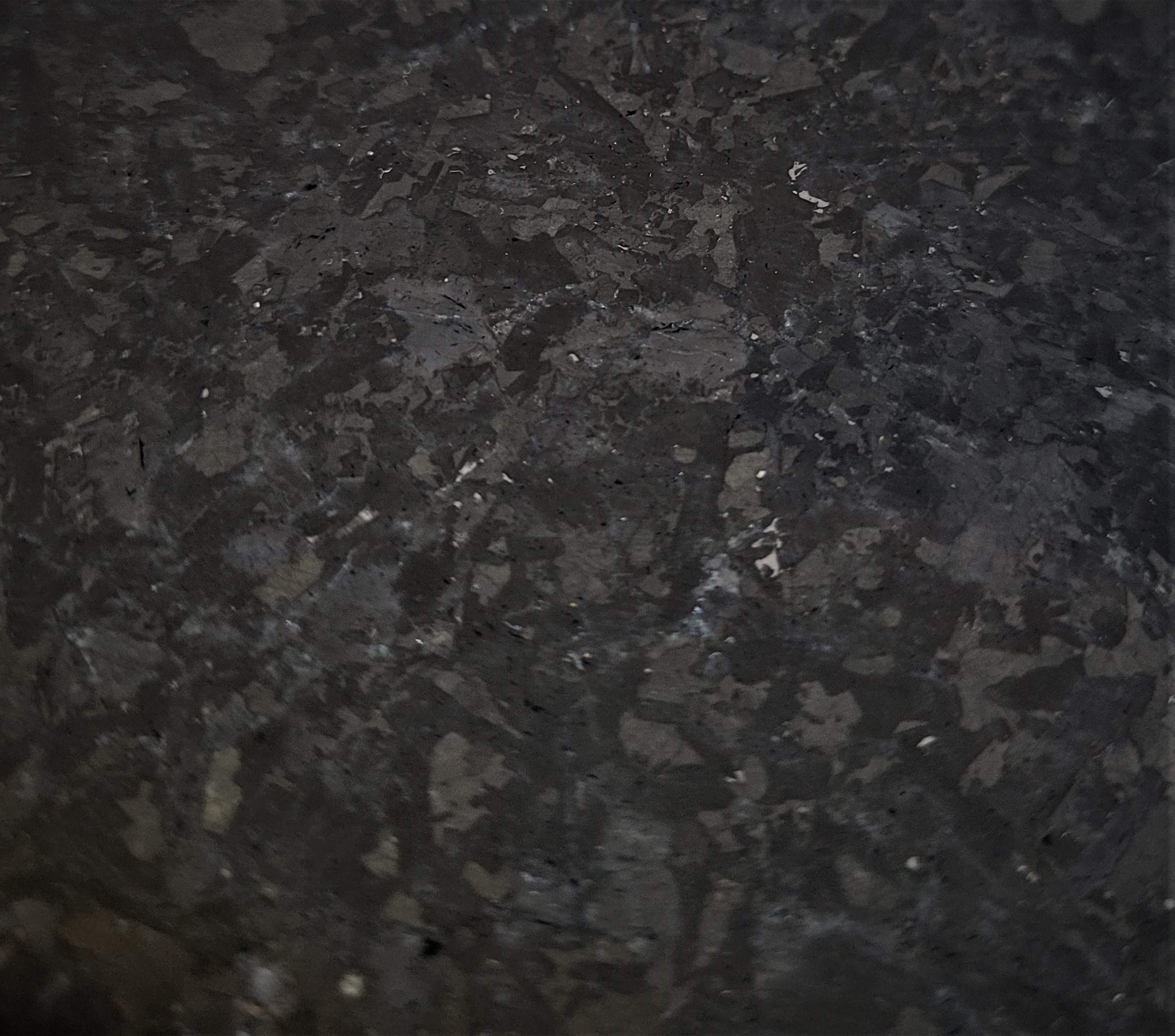 granit labrador black na kominki
