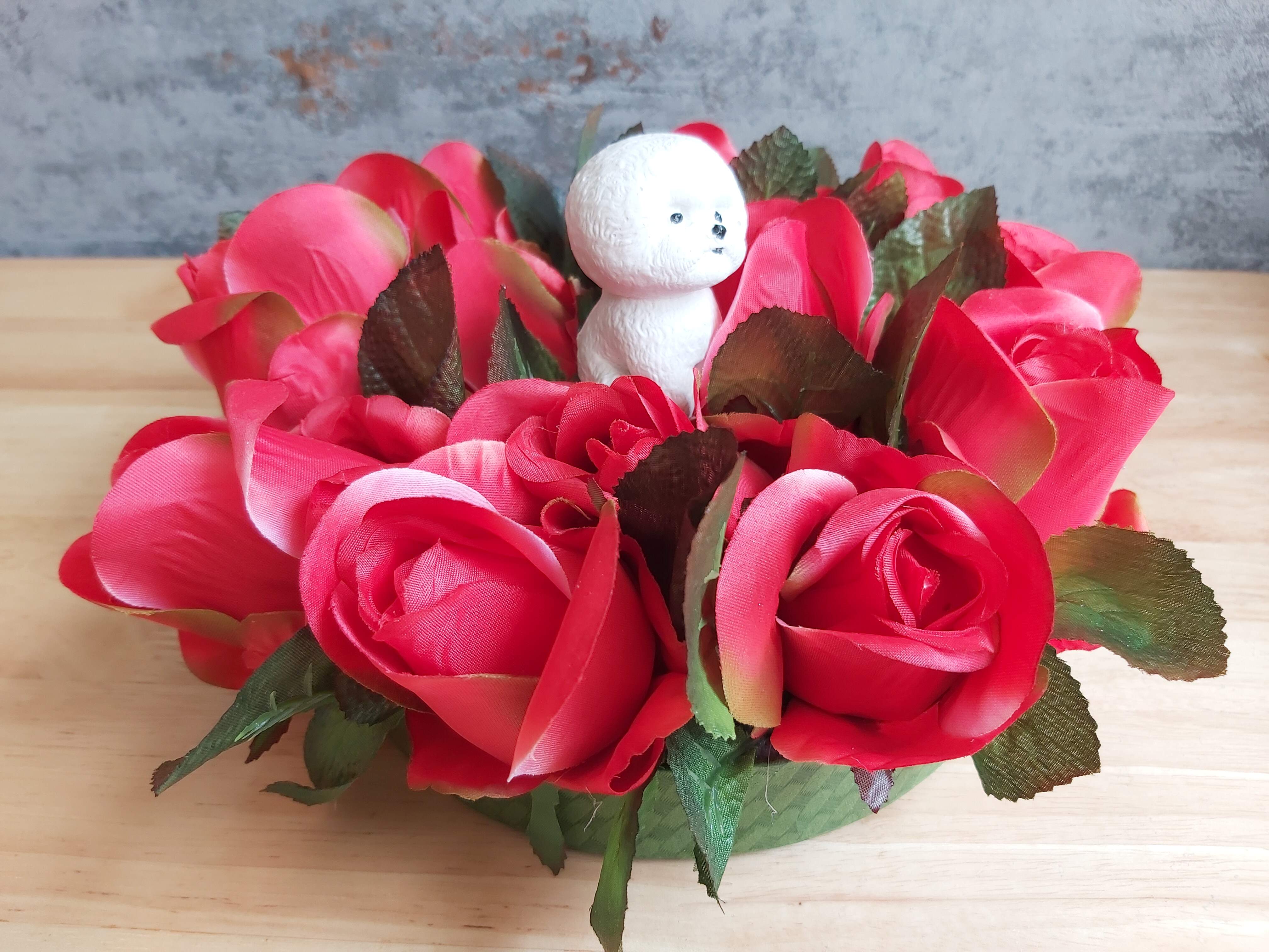 Flowerbox czerwone róże z bichonkiem
