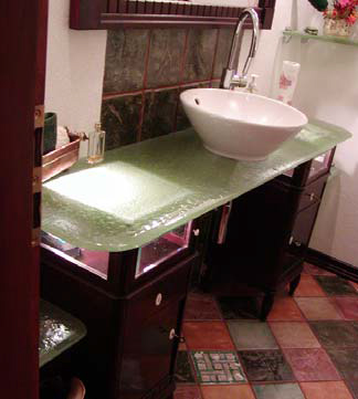 wyposażenie łazienki, blaty ze szkła, półki pod umywalkę, szklane wyposażenie domu, dekoracje domu