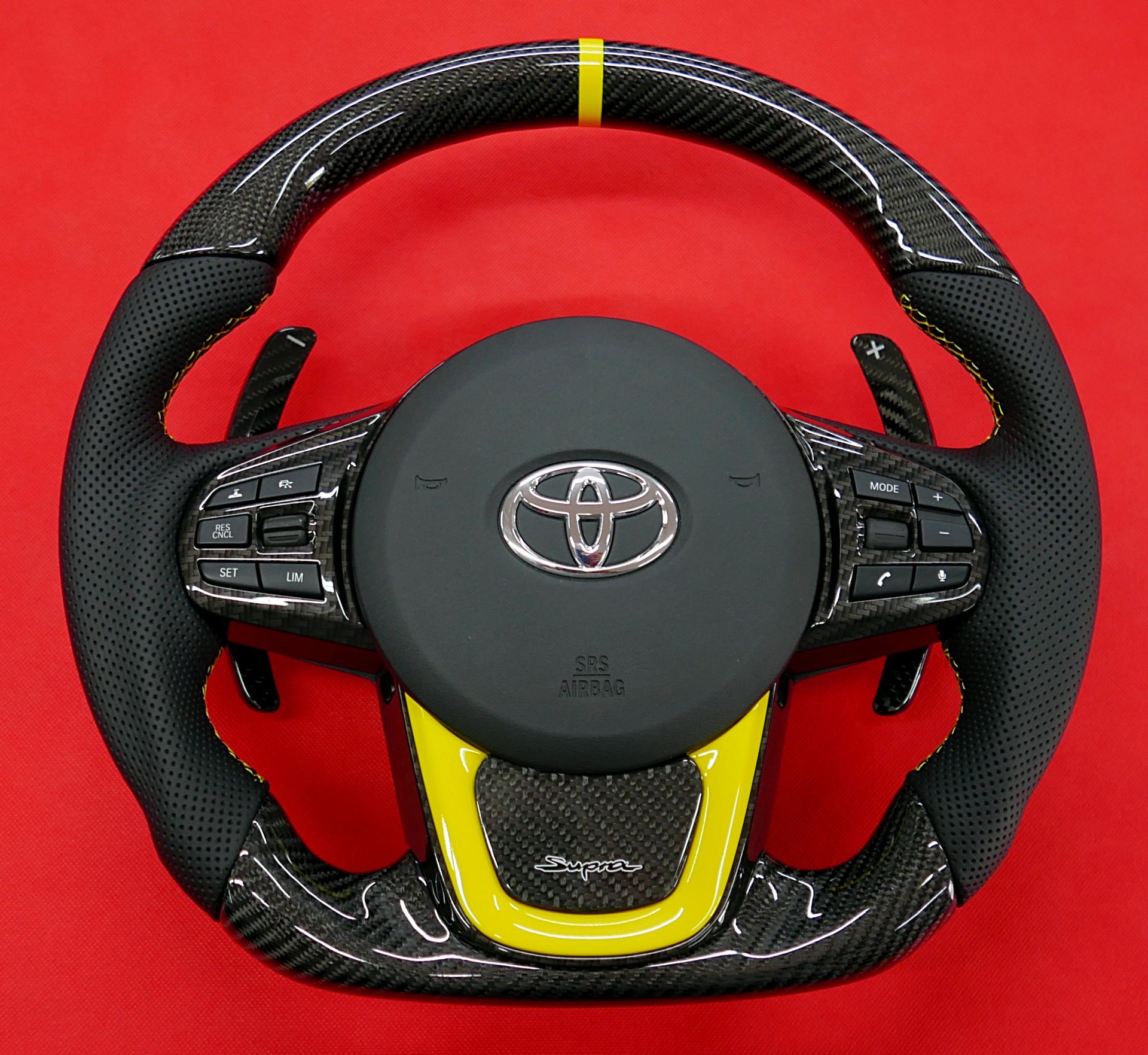 Kierownica z włókna węglowego carbon Toyota Supra