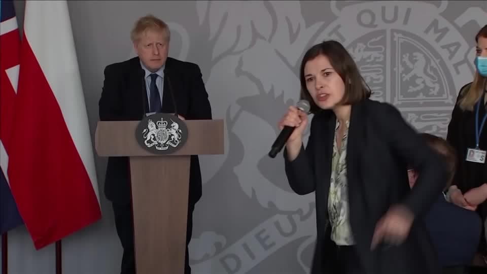 Daria Kaleniuk confronts UK's PM Boris Johnson over military aid for Ukraine