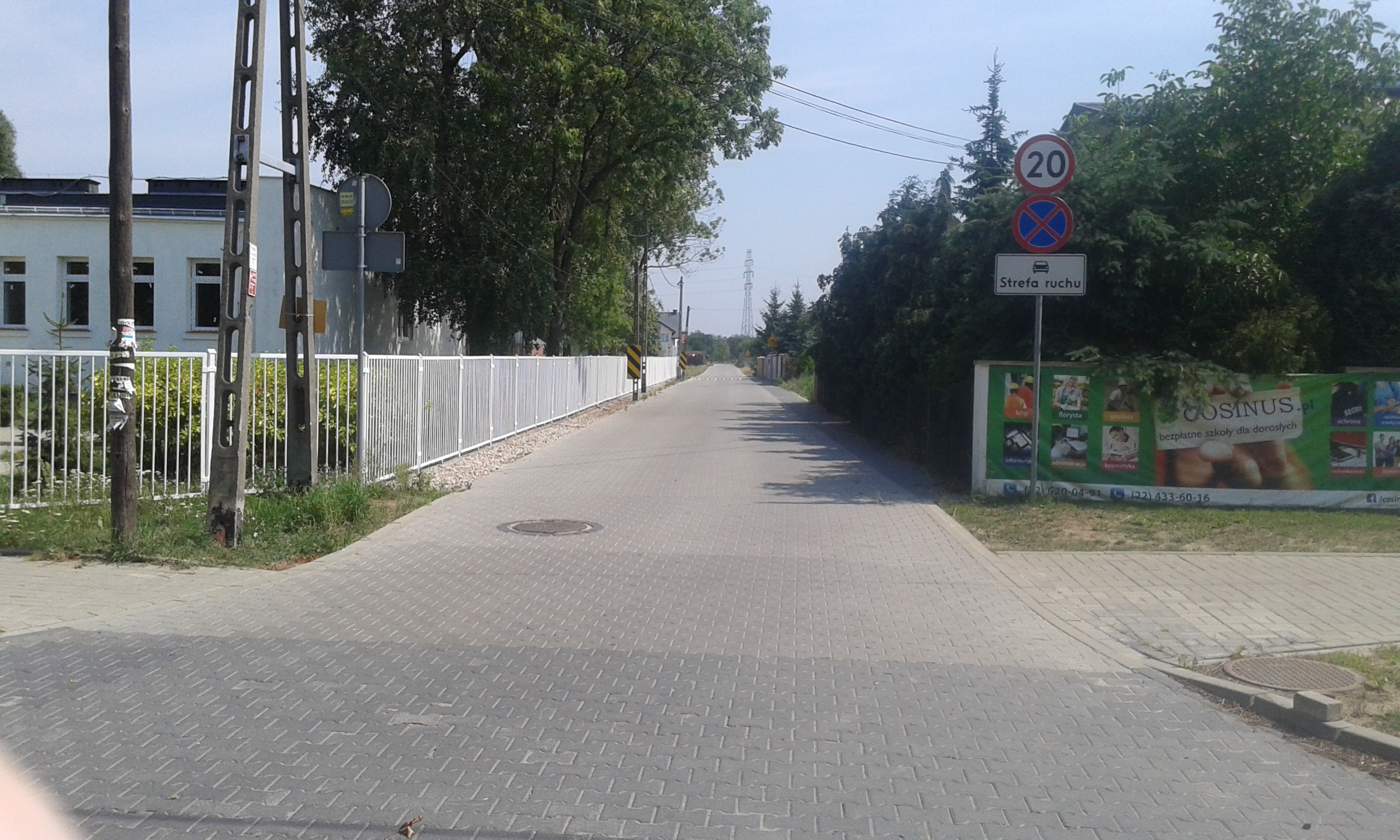 Ciąg pieszo - jezdny w Warszawie