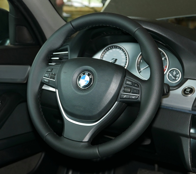 naprawa kierownicy samochodowej BMW