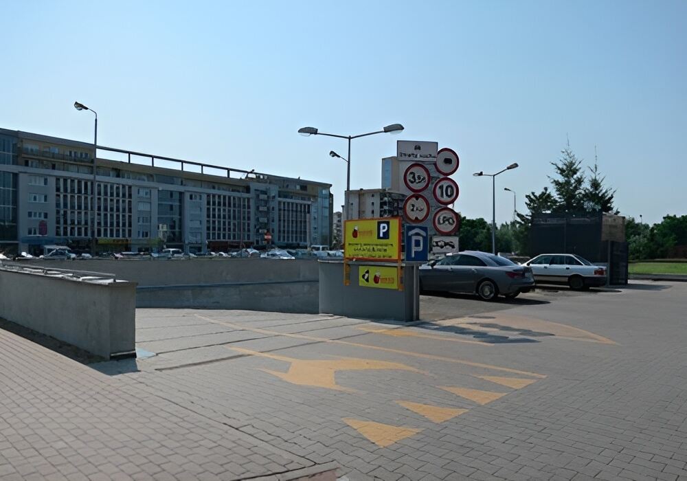 Pawilon handlowy Biedronka w Poznaniu przy ul. Polanki - termo i hydroizolacja dachu zielonego z zielenią ekstensywną
