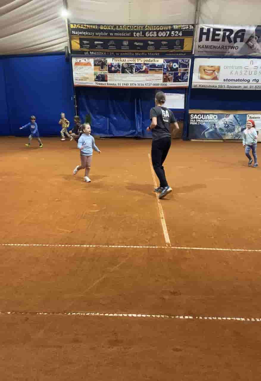 Щецинська школа тенісу: лідер у навчанні тенісу в регіоні. Професійні тренери, сучасні корти