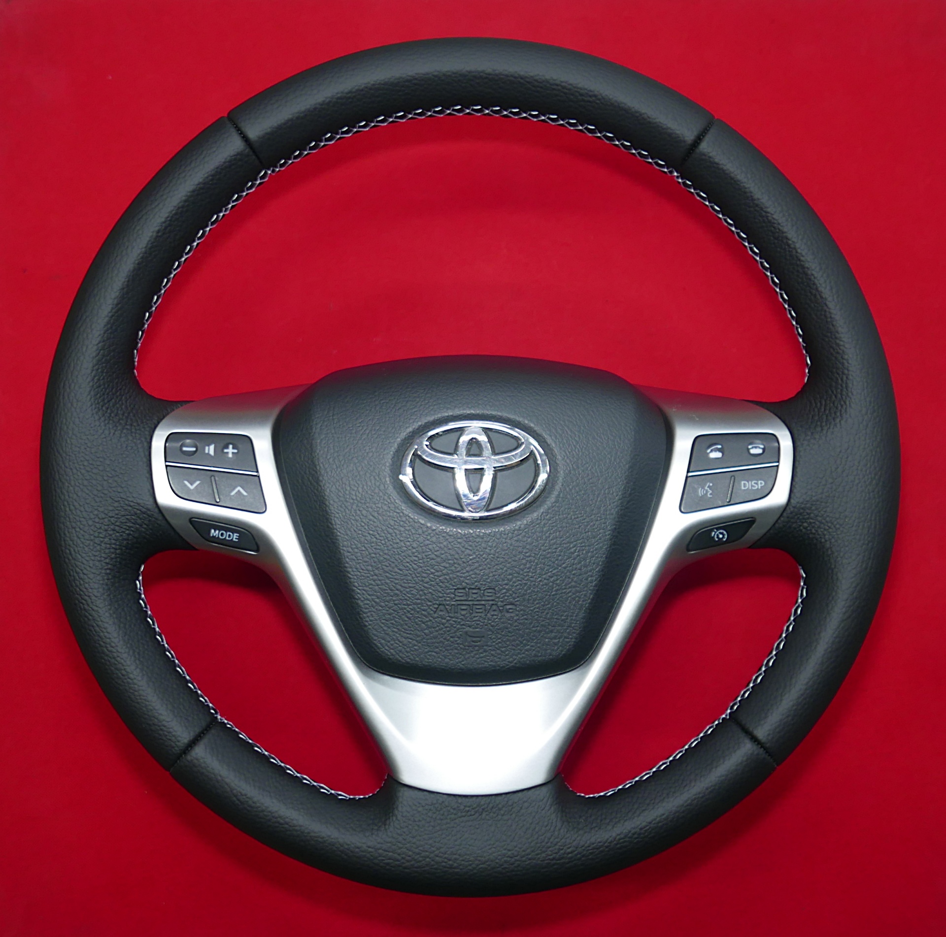 Obszycie skórą kierownica Toyota
