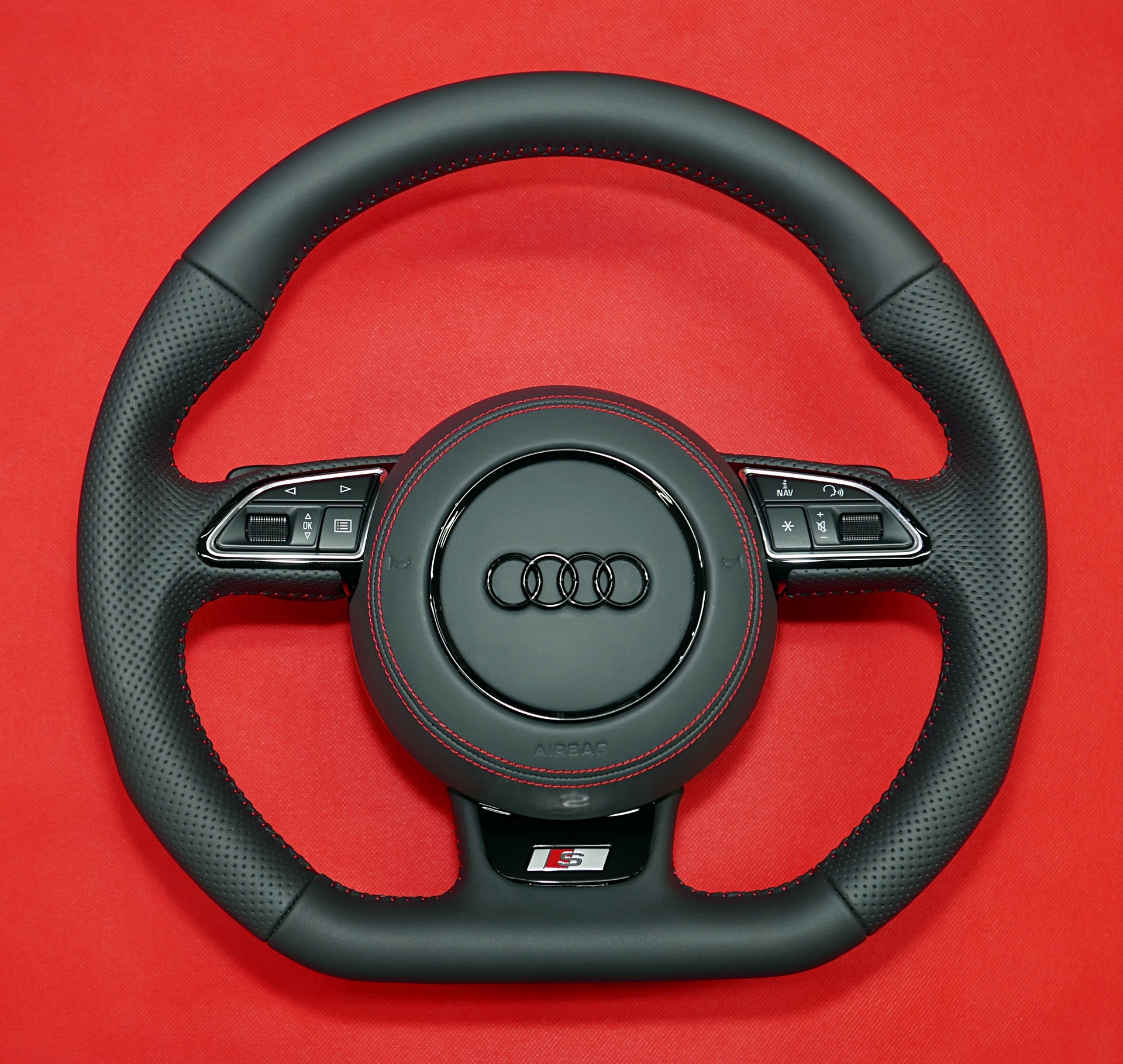 Modyfikacja spłaszczenie dołu kierownicy Audi
