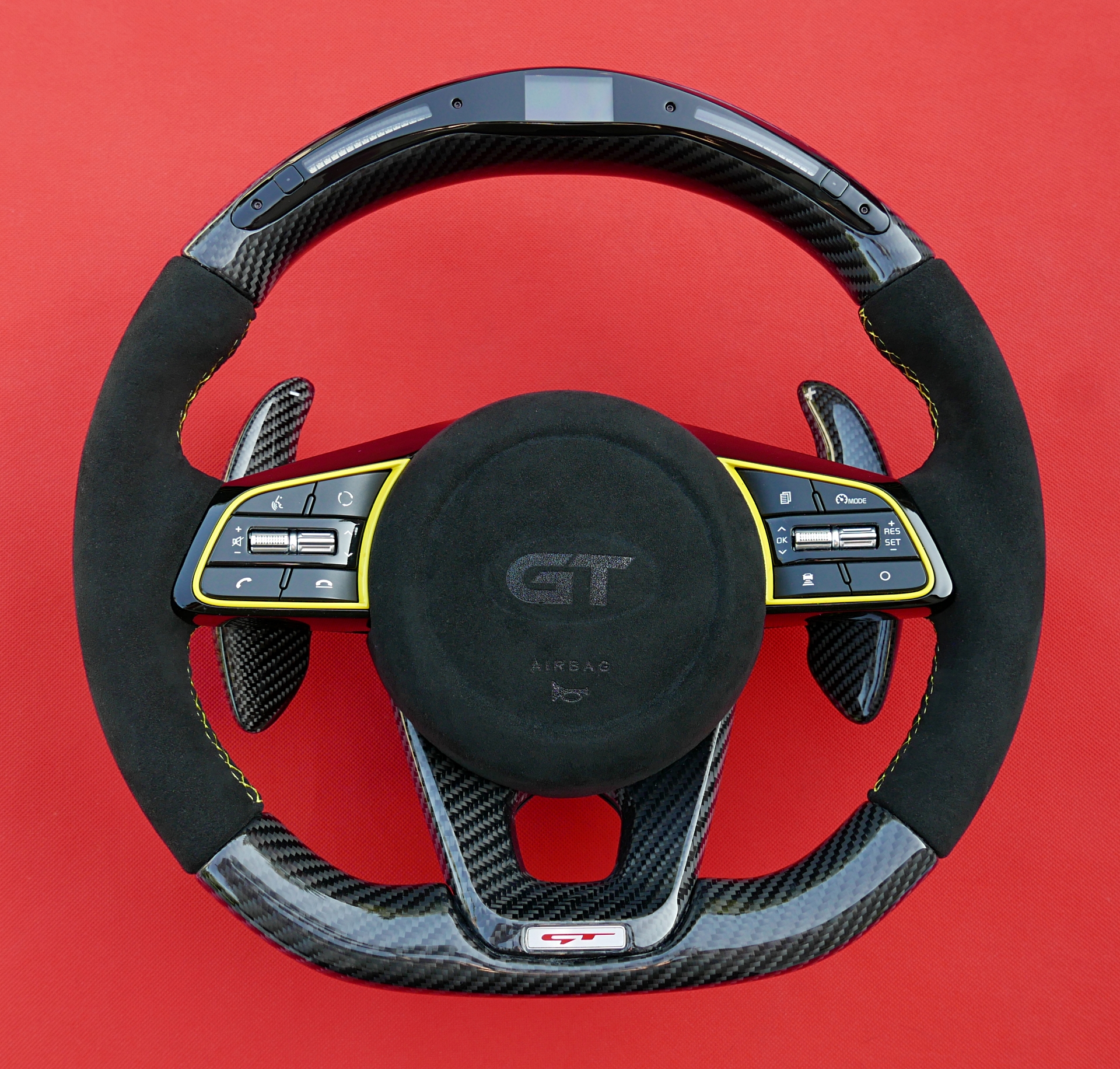 Kierownica Kia GT carbon wyświetlacz LED LCD