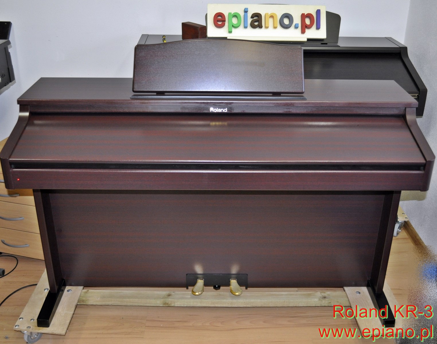 Pianino Roland KR-3