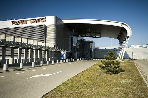 przewozu osób na lotnisko Poznań, transport na lotnisko