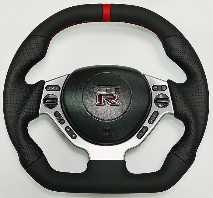 Kierownica Nissan GT-R zmiana kształtu tuning modyfikacja obszywanie kierownicy skórą