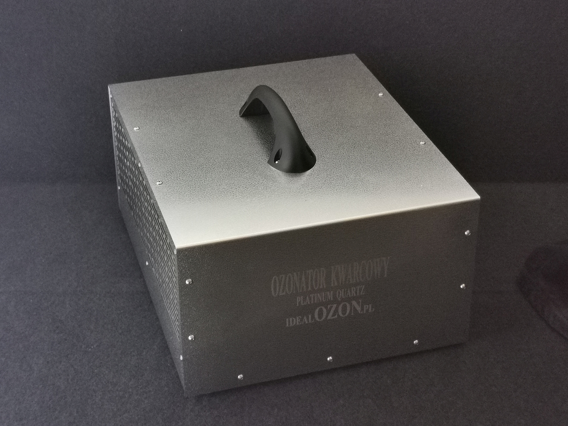 Ozonator kwarcowy V3M 8-80 g/h z wbudowanym miernikiem ozonu 1-100PPM