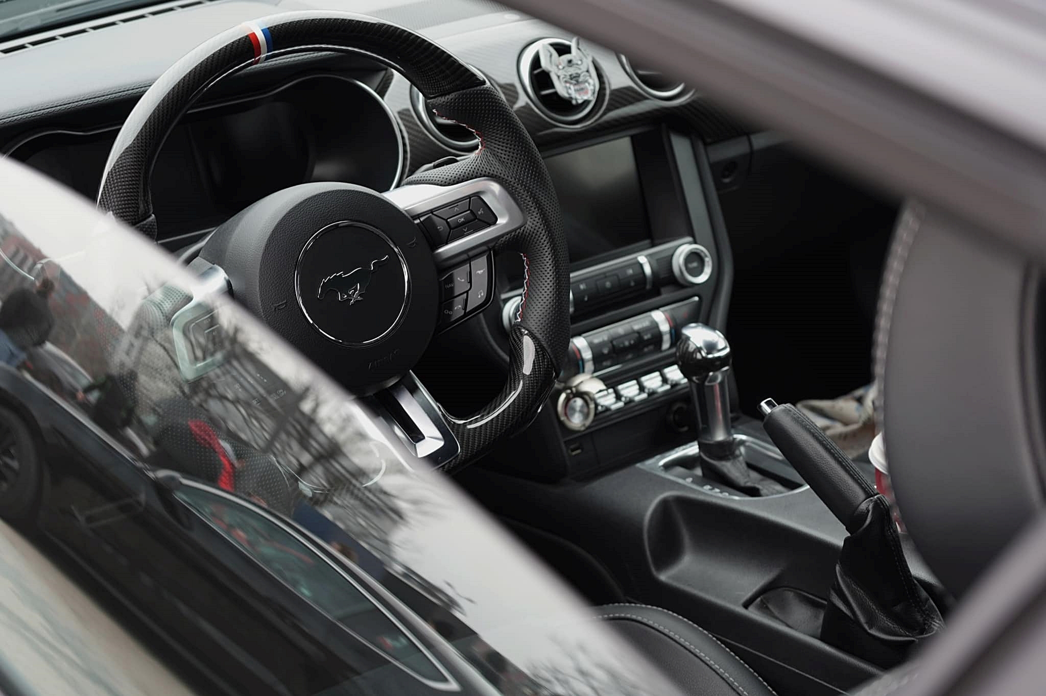 Ford Mustang custom carbon steering wheel