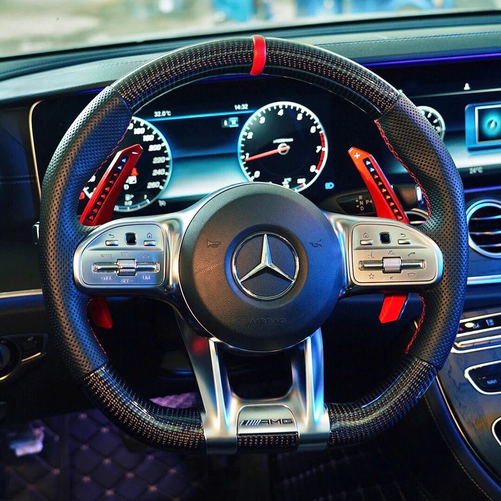 Kierownica Mercedes z łopatkami zmiany biegów LED