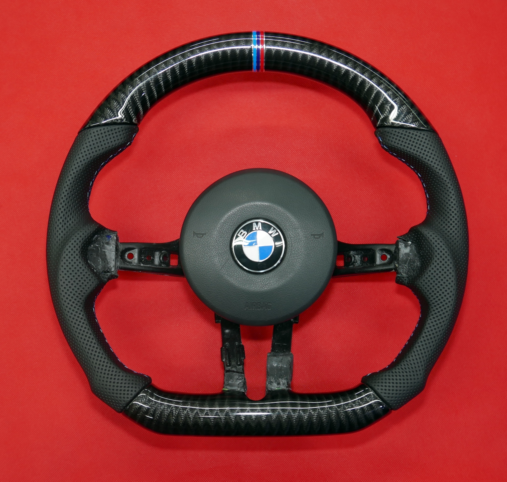 Kierownica BMW z włókna węglowego carbon
