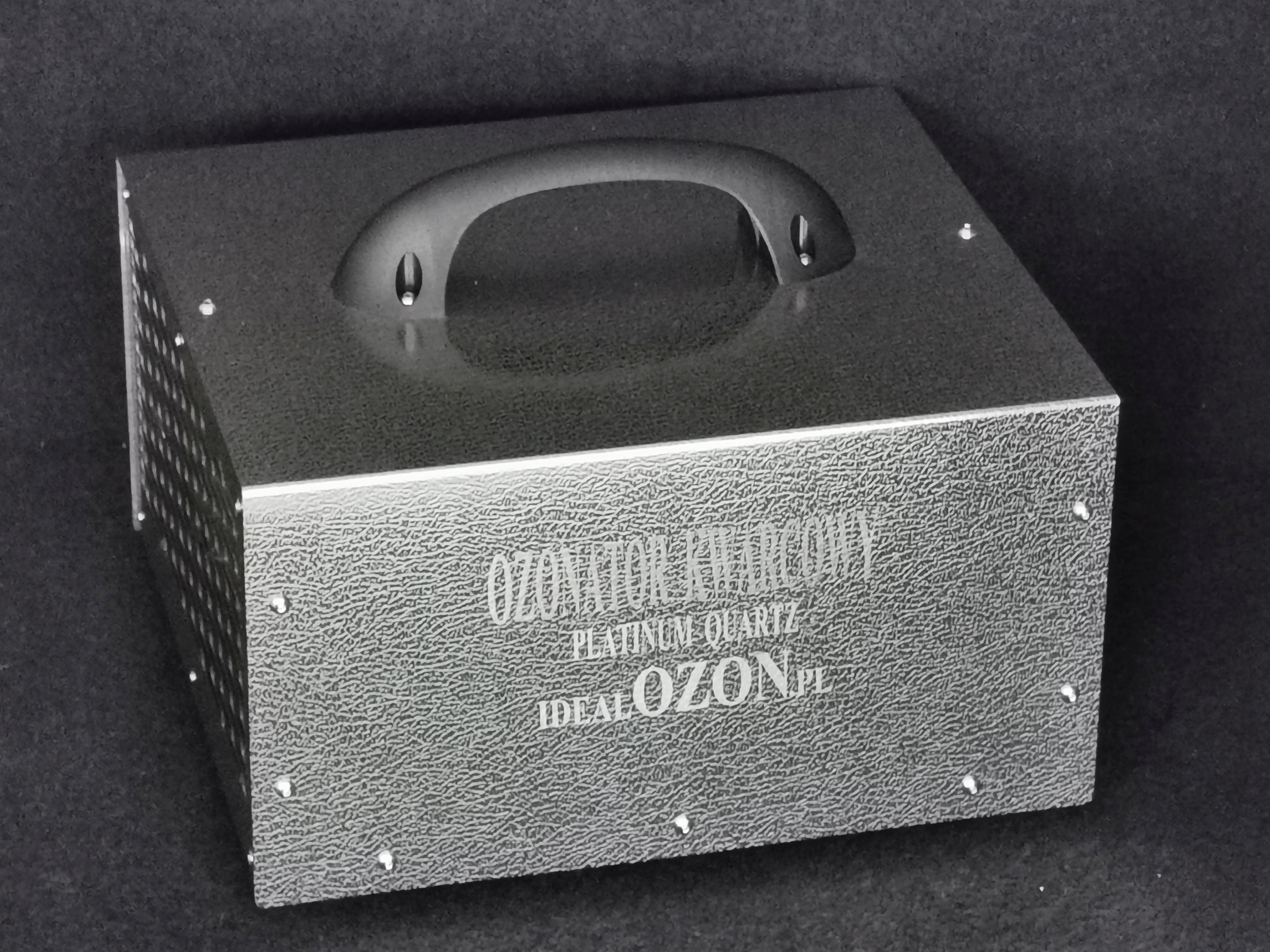 Ozonator kwarcowy 25 g/h ze sterowaniem LCD