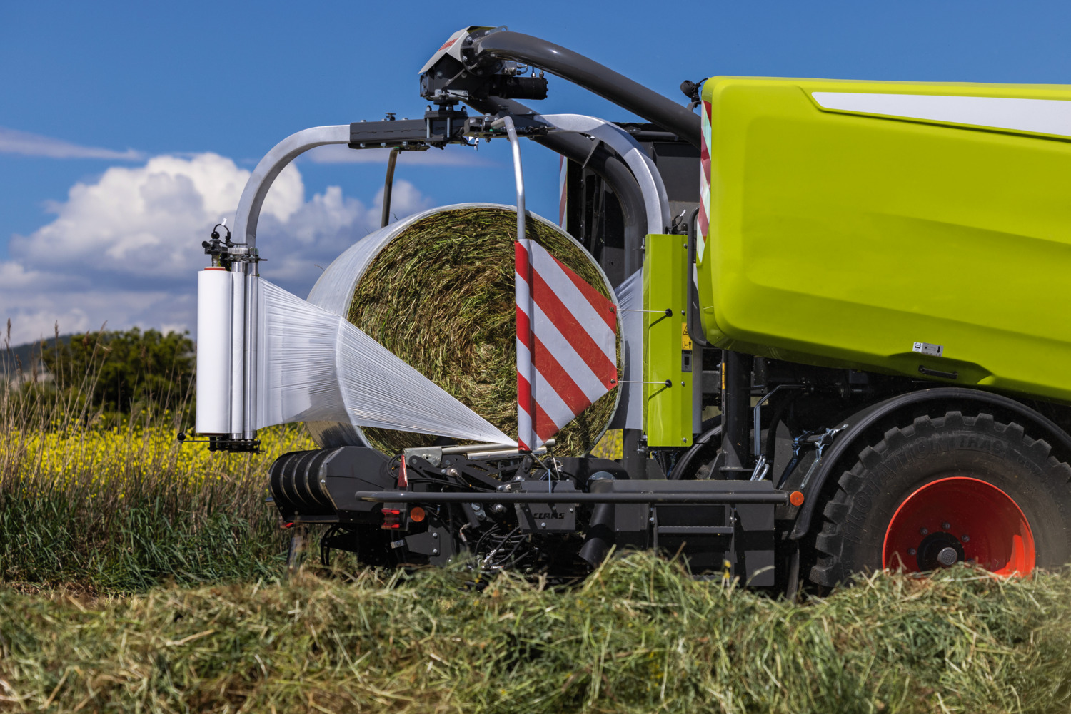 Nowy model CLAAS ROLLANT 630 RCjpg