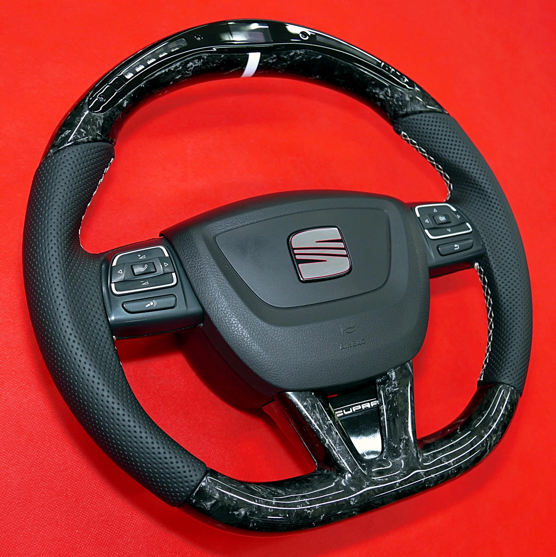 Custom steering wheel with LED LCD screen