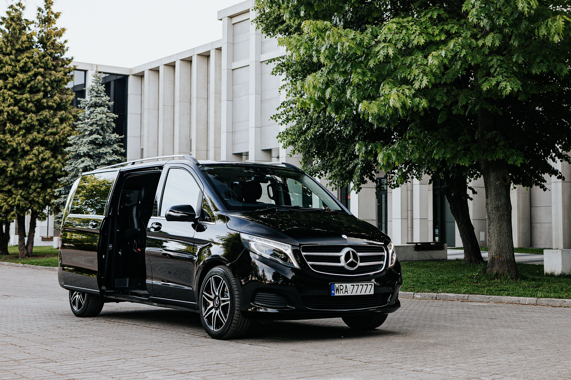 Mercedes Benz V-Class Premium passangers transfers