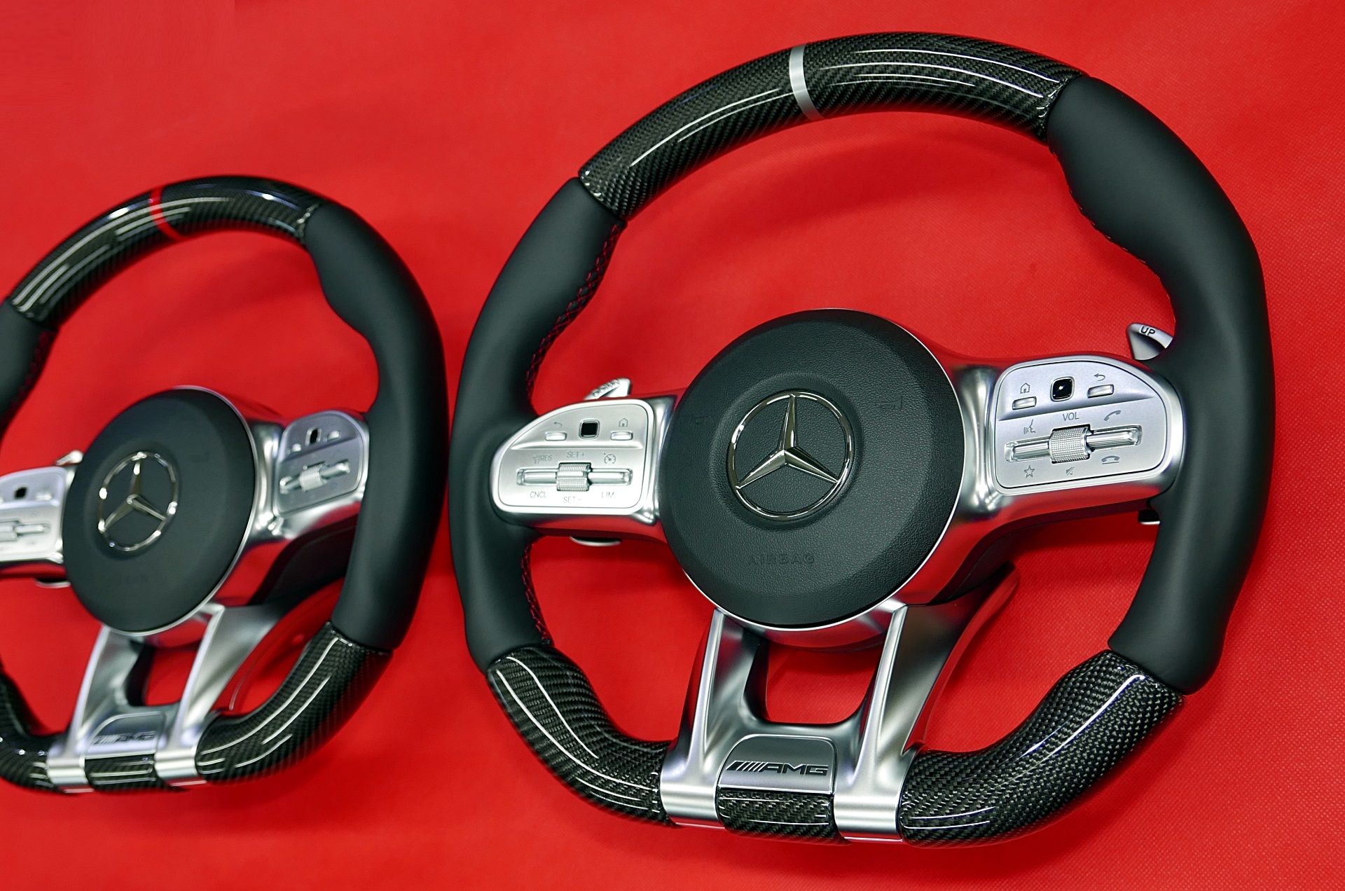 Kierownica Mercedes C63 E63 S63 AMG włókno węglowe