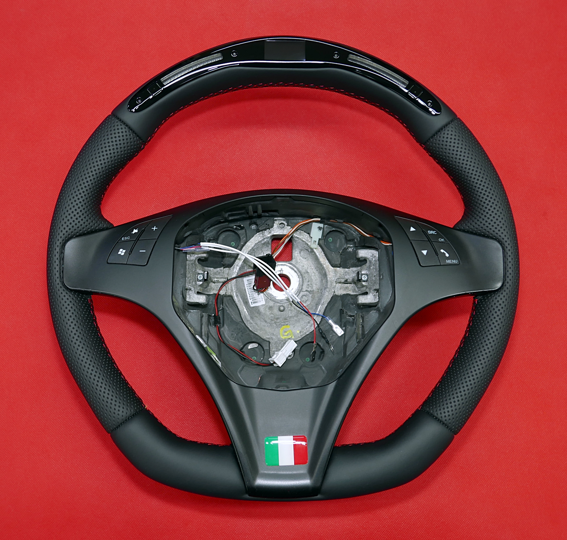 Kierownica Alfa Romeo z wyświetlaczem LED