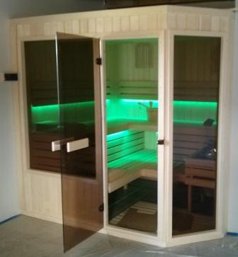 przeszklona kabina sauny z oświetleniem obwodowym w wersji "full color led"